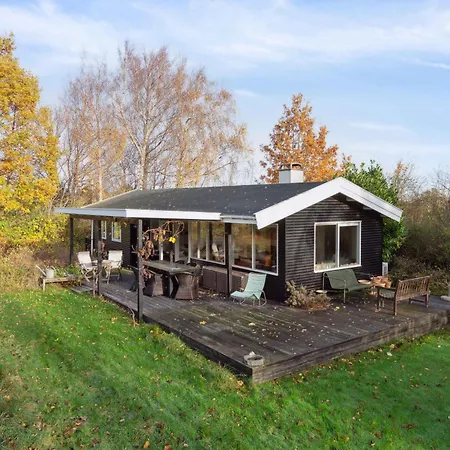 Cozy Summer House Near Vejby